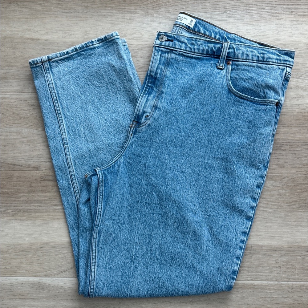 A&F - Plus Size The 90’s Straight Ultra High Rise